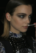 f74ddf37406801.gif